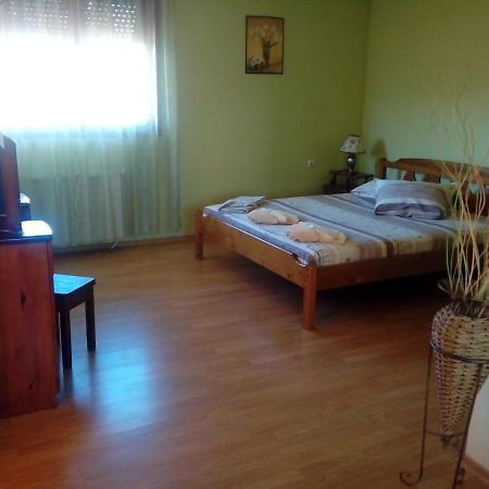 Guest House Ambrozia Kotel ภายนอก รูปภาพ