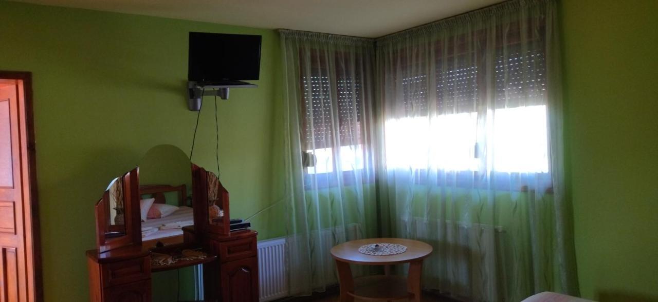 Guest House Ambrozia Kotel ภายนอก รูปภาพ