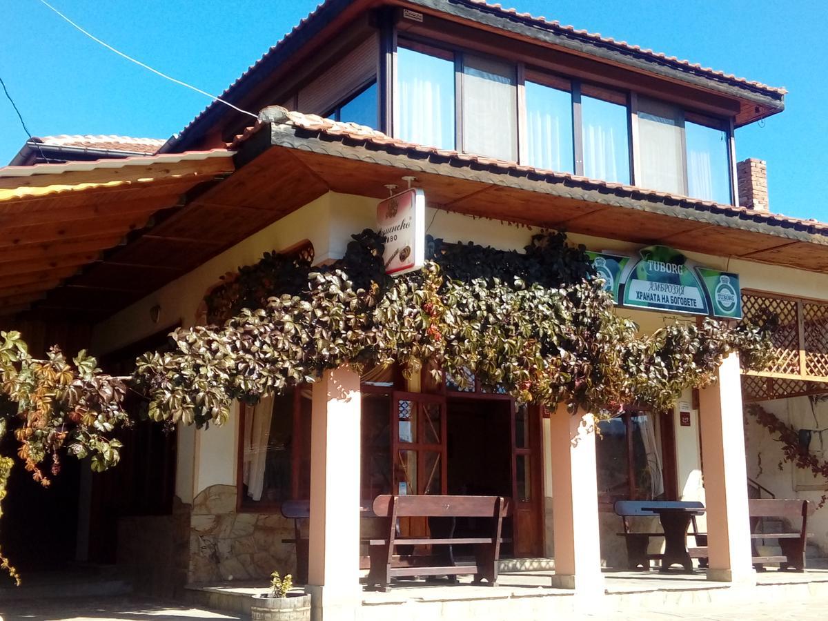 Guest House Ambrozia Kotel ภายนอก รูปภาพ